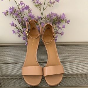 Nine West, Nude Leather Ankle Strap Heel. Size 10